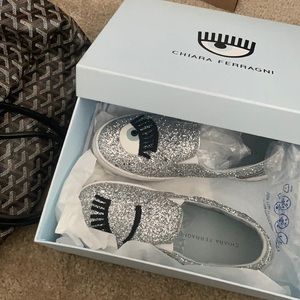 Chiara Ferragni, glitter eyes lip on sneaker